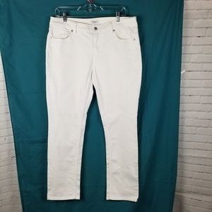 Liz Claiborne 🌈 white Jean's classic fit 12